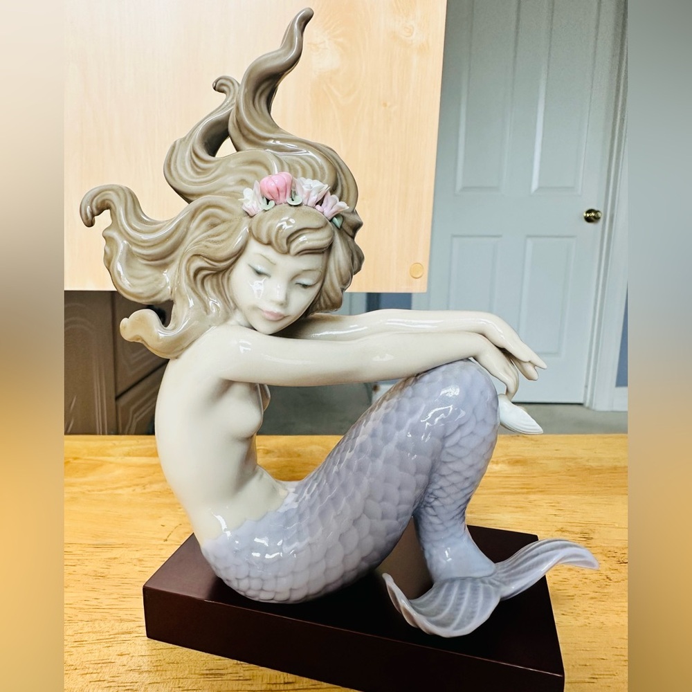 Lladro 1413 Mermaid "Illusion" with Wooden Base - Retired